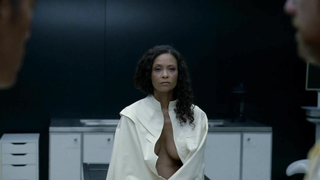 Thandie Newton çıplak - Westworld s01e07 (2016)