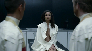 Thandie Newton çıplak - Westworld s01e07 (2016)