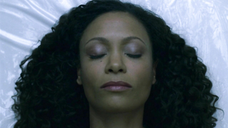 Thandie Newton scena nuda in Westworld s01e05 (2016)