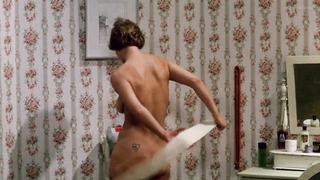 Anette Karlsen nude scene in Mig og mafiaen (1973)