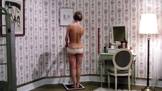 Anette Karlsen nude scene in Mig og mafiaen (1973)