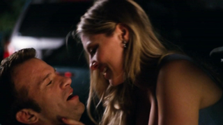 Scena di nudo di Kaitlin Doubleday - Hung s03e03-08 (2011)