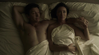 Molly Parker in sexy scene from House of Cards Molly Parker looks pretty hot in sex scene.