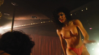 Paula Tricky Striptease, Szene in - Maniac Cop 2 (1990)