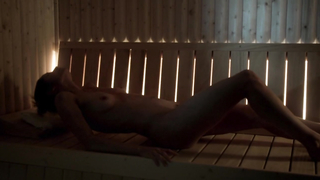 Sienna Guillory nuda, ci mostra la sua figa - Fortitude s01e01-02 (2015)