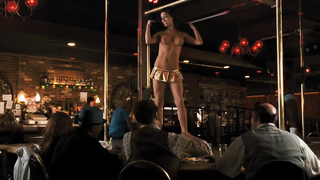 Mary Castro desnuda, Noureen DeWulf sexy, escena de striptease - The Goods: Live Hard, Sell Hard (2009)