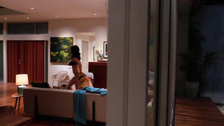 Lisa Edelstein in lingerie nera, scena da - Girlfriends' Guide to Divorce s01e03 (2014)