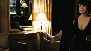 Juliette Binoche nude, Kristen Stewart sexy, scene from - Clouds of Sils Maria (2014)