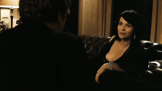 Juliette Binoche nude, Kristen Stewart sexy, scene from - Clouds of Sils Maria (2014)