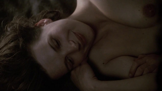 Juliette Binoche nude - The English Patient (1996)