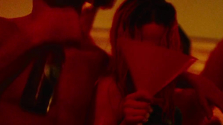 Rachel Korine nua, seios, cena de sexo - Spring Breakers (2013)