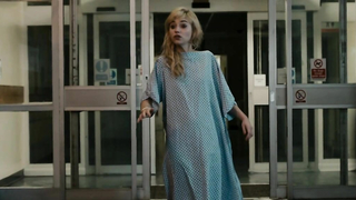 Imogen Poots のヌード ビデオ - A Long Way Down (2014)