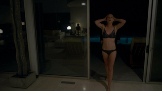 Yvonne Strahovski - Louie s04e02 (2014)