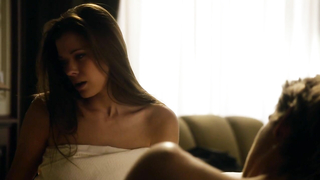 Peyton List nue, scène de sexe de The Tomorrow People s01e16 (2014)