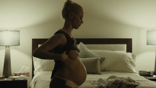 Sarah Gadon desnuda, escena de sexo de Enemy (2013)