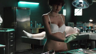 Paz de la Huerta nue, scène de sexe de Nurse 3D (2013)