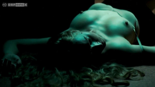 Brigitte Hobmeier nuda, scena di sesso da Weisse Lilien (2007)