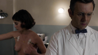 Lizzy Caplan i Helene Yorke nago, scena seksu z Masters of Sex s01e06 (2013)