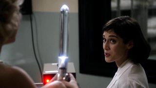 Lizzy Caplan i Helene Yorke nago, scena seksu z Masters of Sex s01e06 (2013)