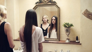 Sarah Butler nuda, scena di sesso da The Stranger Within (2013)