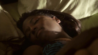 Rutina Wesley e Vedette Lim nuas, cena de sexo de True Blood s04 (2011)