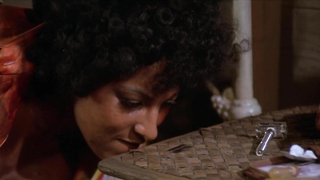 Pam Grier nue, scène de sexe de Foxy Brown (1974)