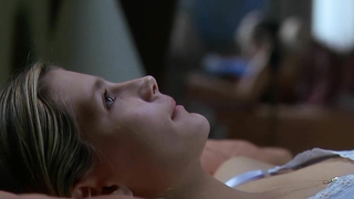 Jessica Pare und Piper Perabo nackt, Sexszene aus Lost and Delirious (2001)