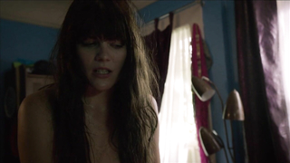 Emma Greenwell nago, scena seksu z Shameless s03e01 (2013)