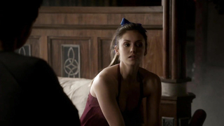 Scena erotica di Nina Dobrev da The Vampire Diaries s04e16 (2013)