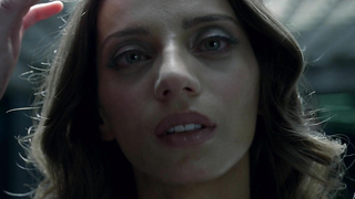 Angela Sarafyan erotische Szene aus Westworld s01e01 (2016)