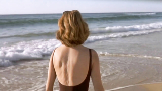 Maya Gaugler erotic scene from Sous le Sable (2001)