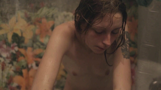 Cena erótica de Arielle Holmes de Heaven Knows What (2015)