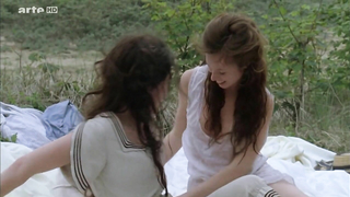 Caroline Tillette and Carolina Jurczak nude, sex scene from A la recherche du temps perdu (2010)