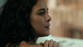 Alice Braga nackt, Sexszene aus Queen of the South s01e01 (2016)