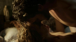 Hera Hilmar nuda, scena di sesso da Da Vinci's Demons s01 (2013)