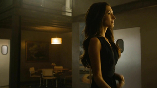 India de Beaufort erotic scene from Blood & Oil s01e06 (2015)