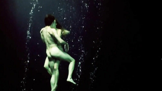 Scena erotica di Svetlana Ustinova da The Well (2009)