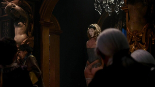 Grace Calder e Adrienne Marie Zitt nude, scena di sesso da Outlander s02e03 (2016)