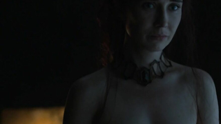 Cena erótica de Carice Van Houten de Game Of Thrones s06e01 (2016)