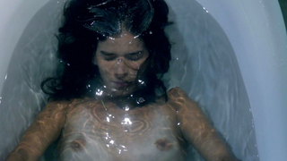 Patricia Velasquez, nua, cena de sexo de Liz em setembro (2014)