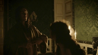 Anna Brewster, nuda, scena di sesso da Versailles s01e06 (2015)