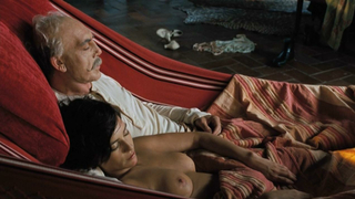 Marcela Mar nuda, scena di L'amore ai tempi del colera (2007)