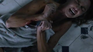 Sharni Vinson nue, Simone Buchanan nue, scène de sexe de Patrick (2013)