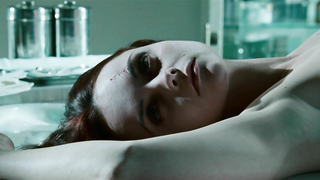 Christina Ricci desnuda, escena de sexo de After.Life (2009)