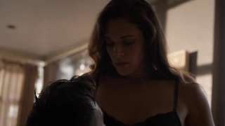 Amanda Righetti nuda, scena di sesso da Colony s01e07 (2016)