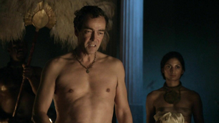 Lucy Lawless nue, scène de sexe de Spartacus : Blood and Sand s01e02 (2010)