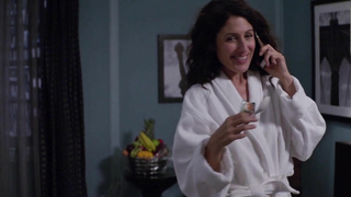 Lisa Edelstein naga, erotyczna scena z Girlfriends Guide to Divorce s02e06 (2015)