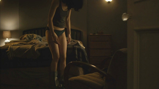 Krysten Ritter desnuda, escena de sexo de Jessica Jones s01e01, escena de sexo de02 (2015)