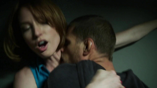 Abigail Wake e Alicia Witt nude, scena di sesso da Kingdom s01e02, scena di sesso da 04 (2014)