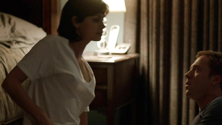 Morena Baccarin nuda, scena da Homeland s01e03 (2011)